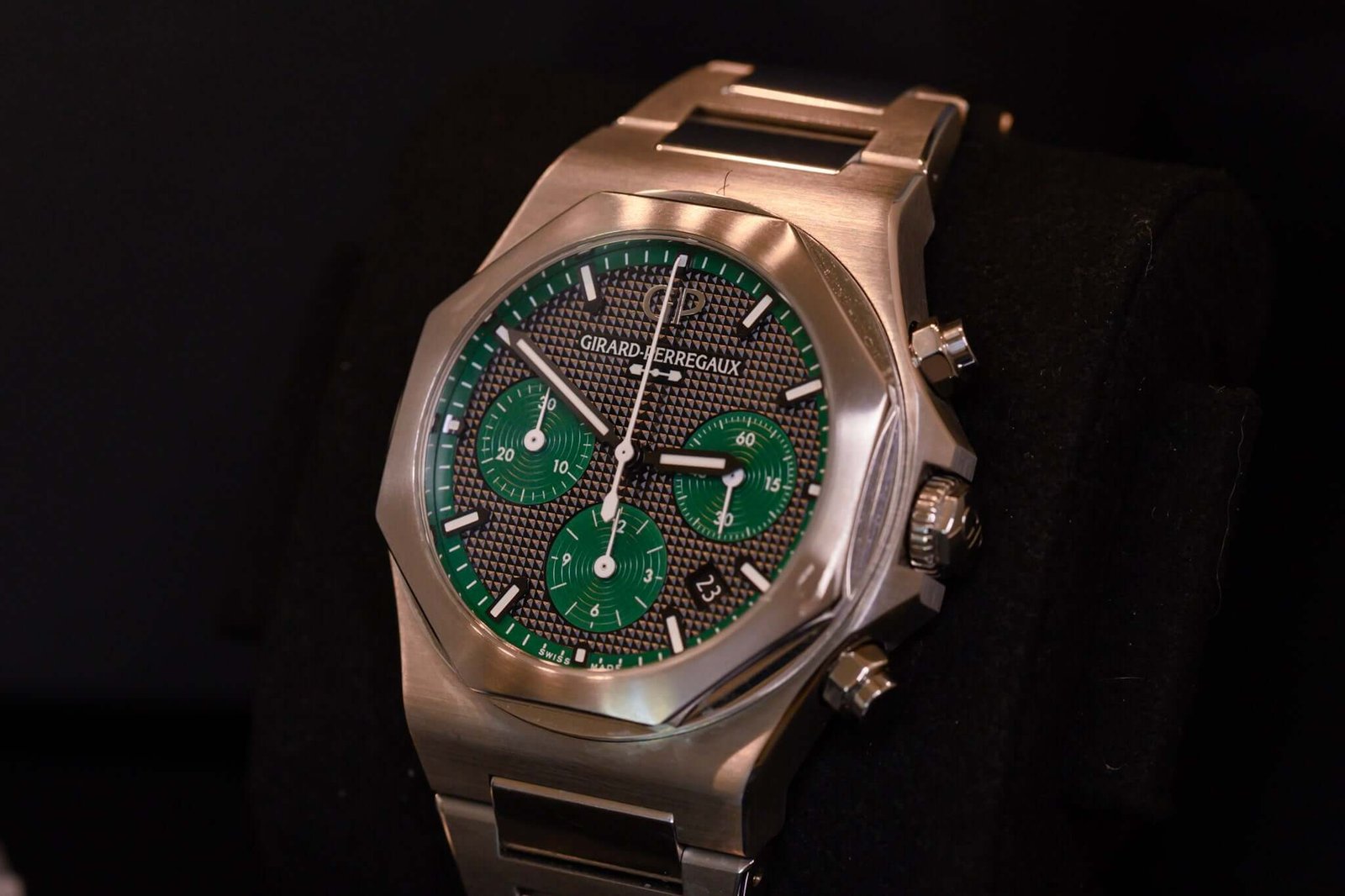 Girard Perregaux Laureato Chronograph 42mm Limited Edition - Image 5